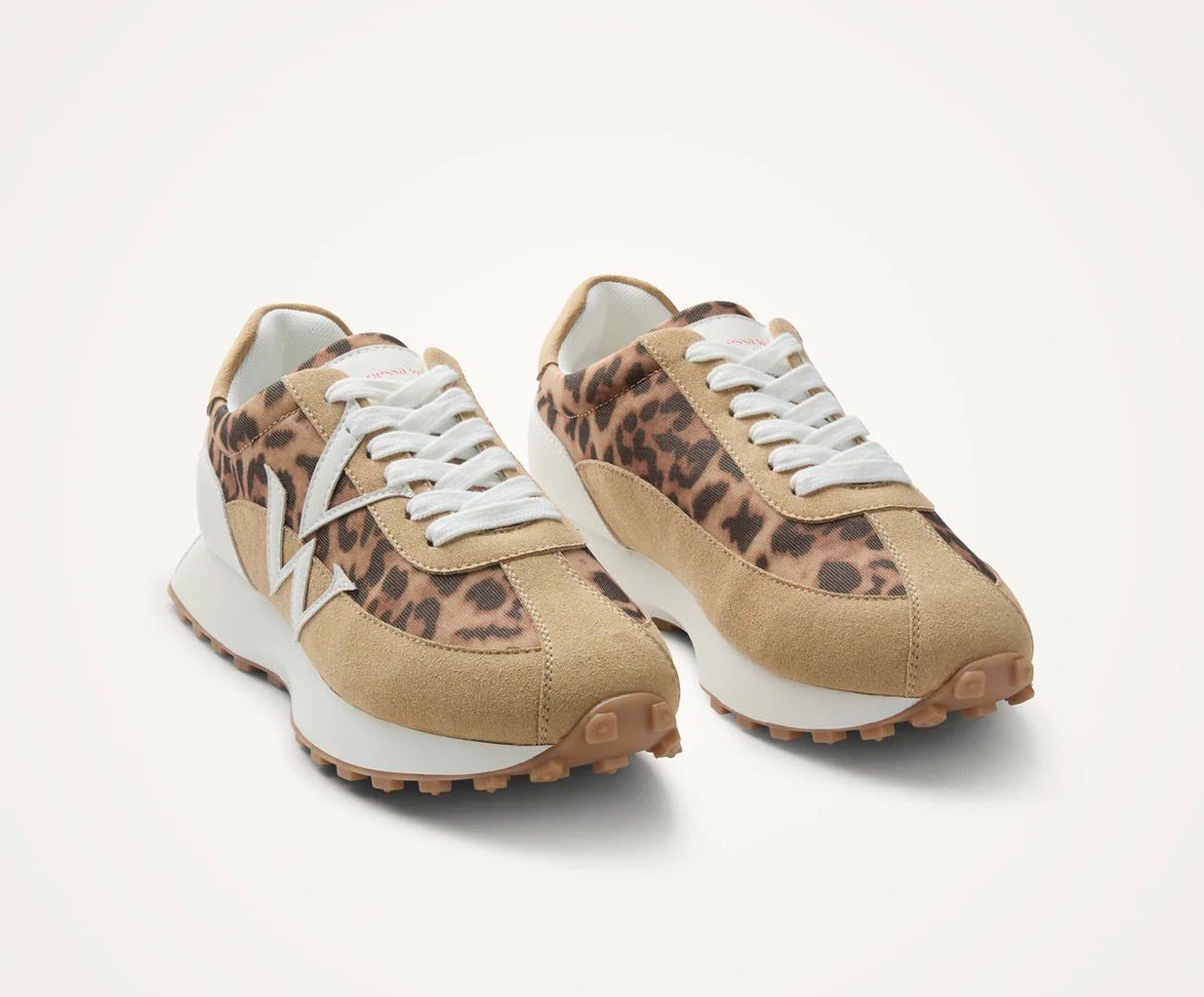Baskets Vanessa Wu monogramme à lacets avec semelle running FLOW Initials