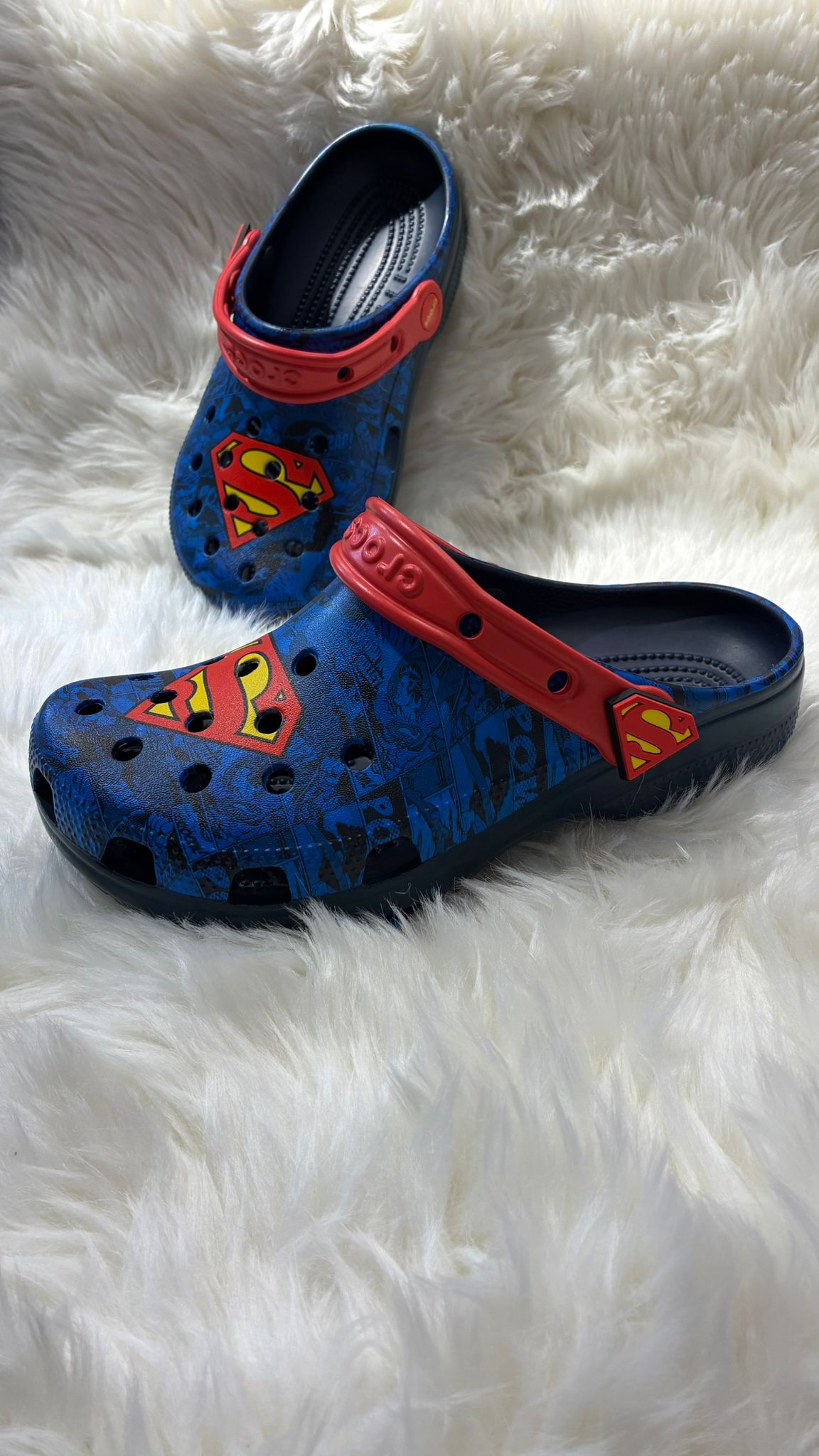 Crocs  Édition Limitée – Tous Vos Héros en Une Seule Paire