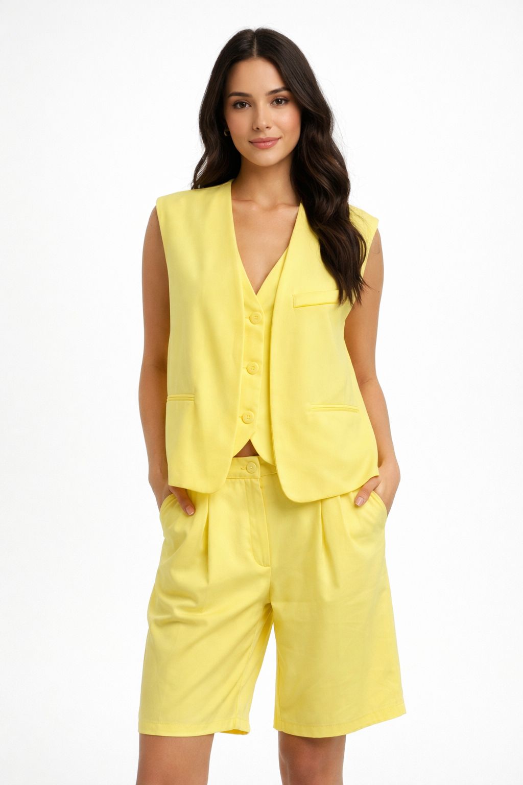 Ensemble Élégance  “VÉRA” – Gilet Tailleur & Short Fluide Femme