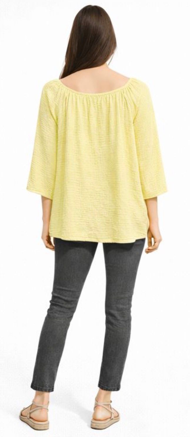 T-shirt  Louna femme fluide et confortable à coupe ample. Disponible en plusieurs couleurs, idéal pour un look chic, décontracté et tendance au quotidien.
