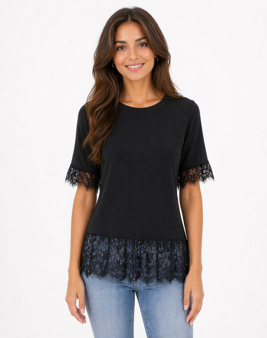 T-shirt “Lys Élégance” – Dentelle & Confort Féminin
